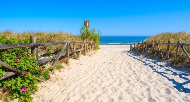 Małe miejscowości nad morzem - warto odwiedzić